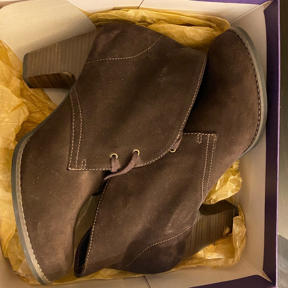 Clarks Indigo Chocolate Brown Lace Up Booties